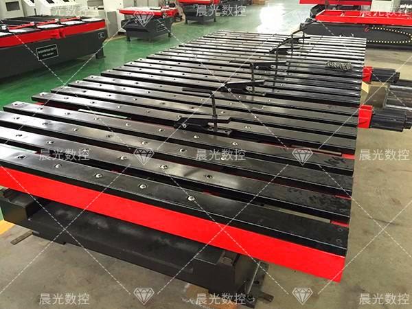 沖床自動送料機生產時為什么材料會倒退 沖床自動送料機生產時為什么材料會倒退