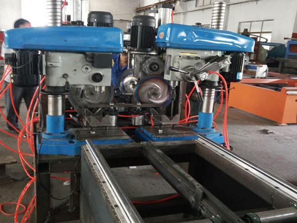 如何維護角鋼沖孔機 如何維護角鋼沖孔機