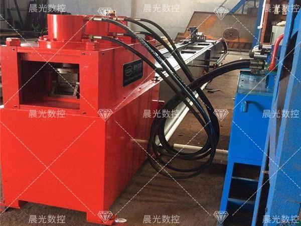 使用沖床自動送料機前的準備工作 使用沖床自動送料機前的準備工作