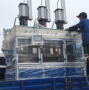 90T三聯母線排成型機(氣液增壓缸形式）